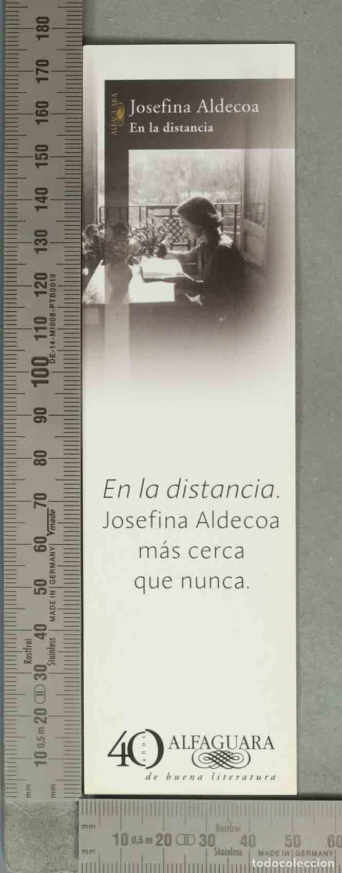 Coleccionismo marcap&aacute;ginas: MARCAPAGINAS. En la distancia - Josefina Aldecoa - Alfaguara