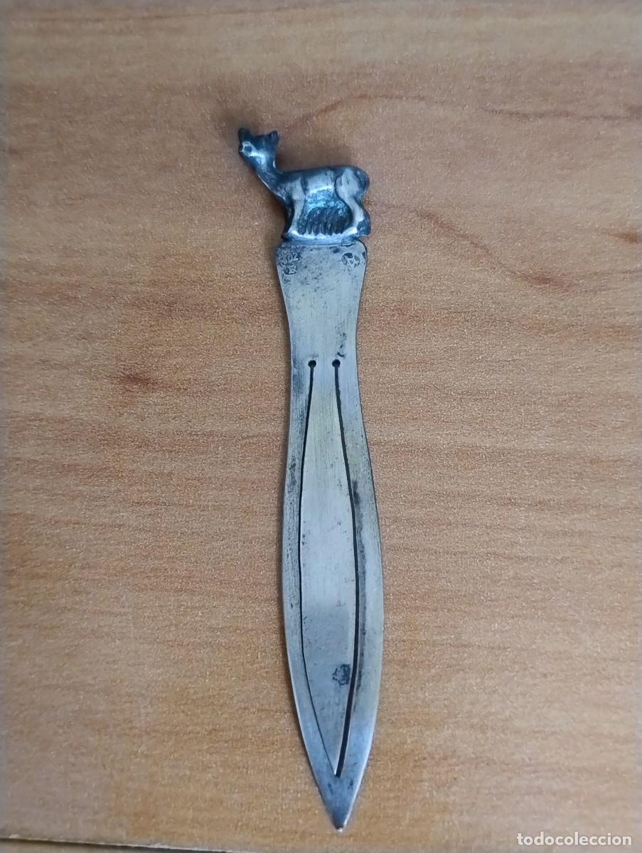 Coleccionismo marcap&aacute;ginas: CURIOSO MARCAPAGINAS EN METAL PLATEADO CON CERVATILLO. PLATA ??