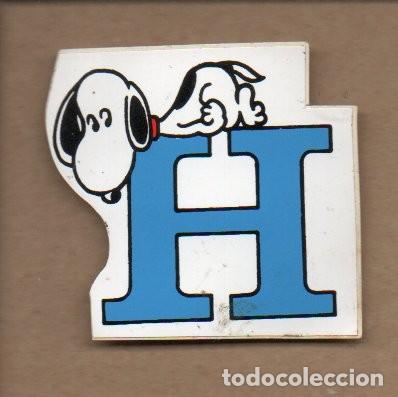 Coleccionismo marcap&aacute;ginas: ANTIGUA PEGATINA DE SNOOPY - LETRA H. SIN PEGAR. 5 X 5,3 CM.