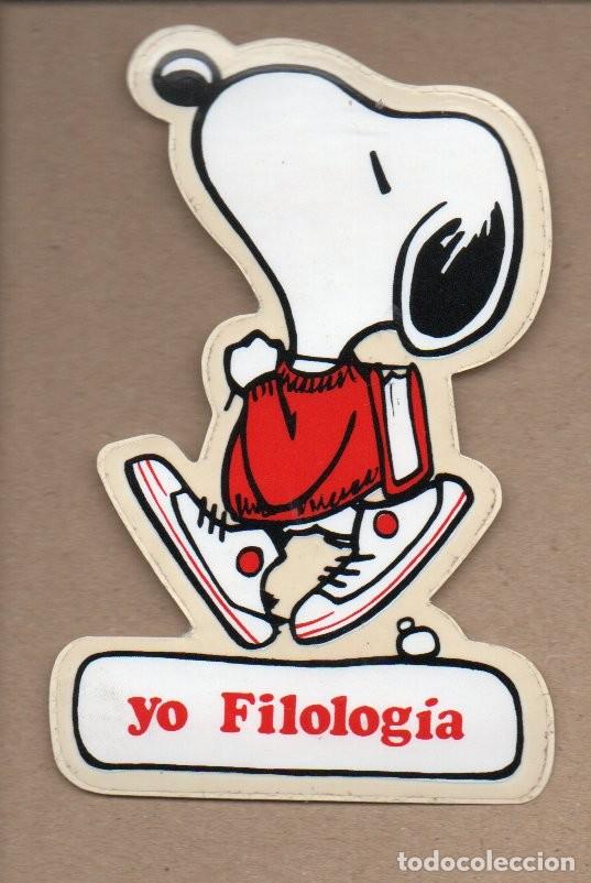 Coleccionismo marcap&aacute;ginas: ANTIGUA PEGATINA DE SNOOPY - YO FILOLOGIA. 12 X 7,8 CM. SIN PEGAR.