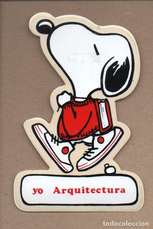 Coleccionismo marcap&aacute;ginas: ANTIGUA PEGATINA DE SNOOPY - YO ARQUITECTURA. 12 X 7,8 CM. SIN PEGAR.