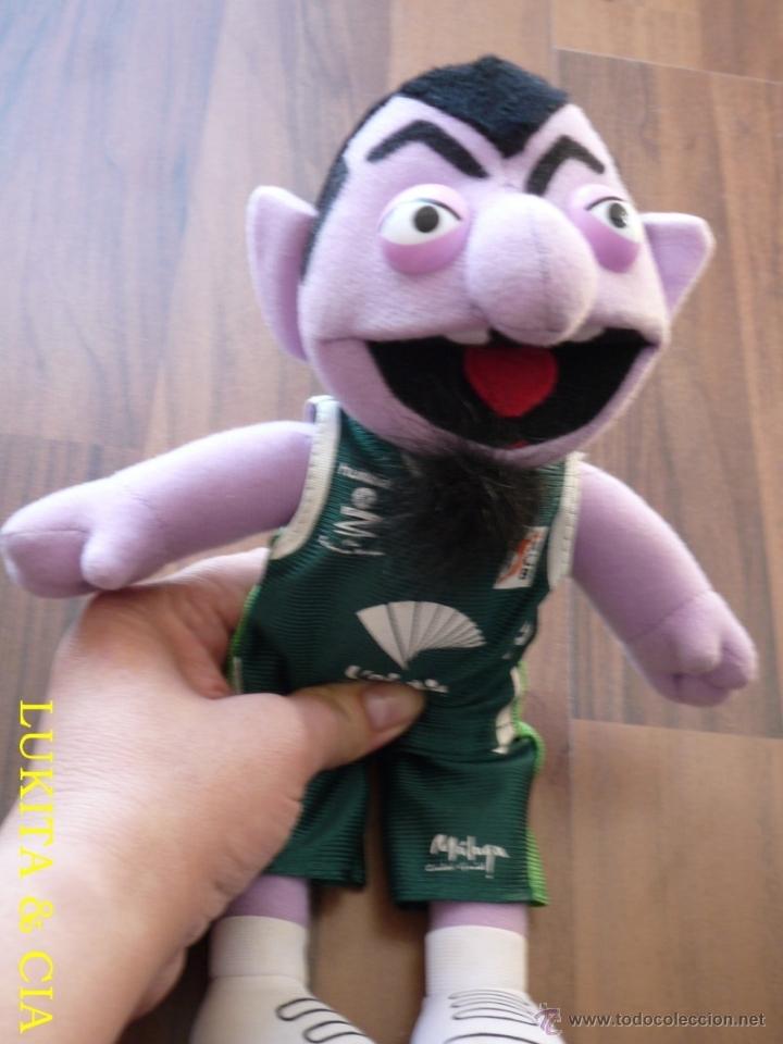 Coleccionismo deportivo: MASCOTA DEL UNICAJA DE M&Aacute;LAGA. CONDE DRACO DE BARRIO S&Eacute;SAMO