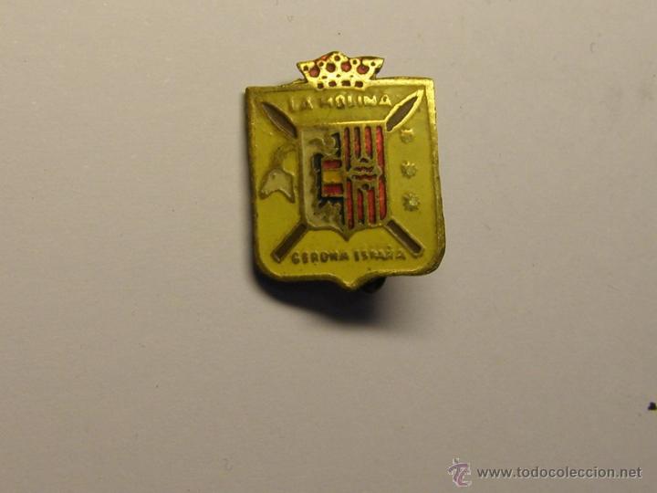 Coleccionismo deportivo: Emblema merchandaising de esqu&iacute; de la estaci&oacute;n de la Molina, a&ntilde;os 60.