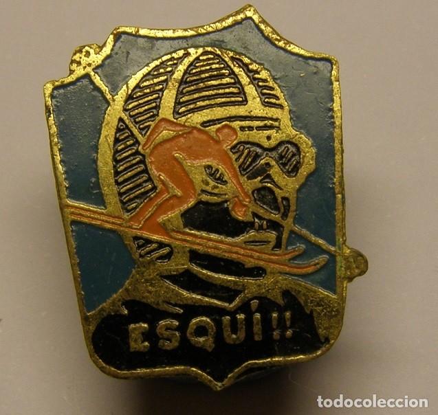 Coleccionismo deportivo: Antigua insignia de Esqu&iacute;, no es pin.