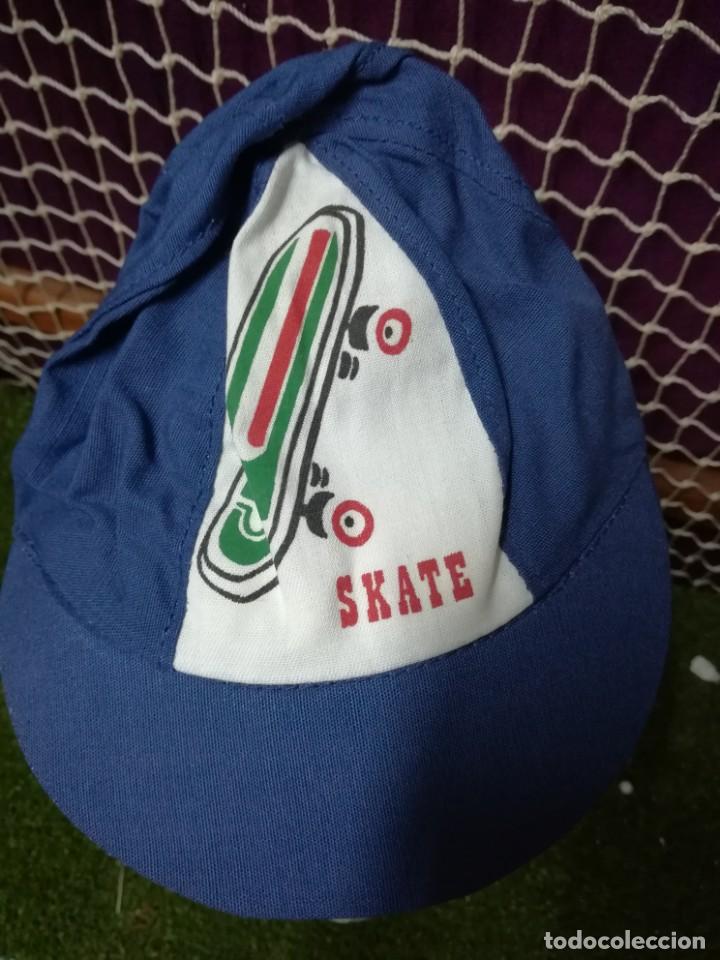 Coleccionismo deportivo: A&Ntilde;OS 70 GORRA CON VISERA NI&Ntilde;O SKATE TALLA 46