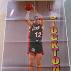 Coleccionismo deportivo: POSTER DE BALONCESTO. NBA BASKET JOHN STOCKTON, US DREAM TEAM. 80X50CM 66. Lote 257703050