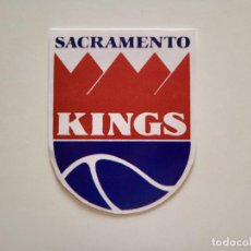 Coleccionismo deportivo: PEGATINA NBA BASKET 16 ESCUDO SACRAMENTO KINGS