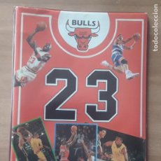 Coleccionismo deportivo: ANTIGUA CARPETA MICHAEL JORDAN Nº 23 CHICAGO BULLS NBA BALONCESTO ARCHIVADOR ANILLAS. Lote 314074753
