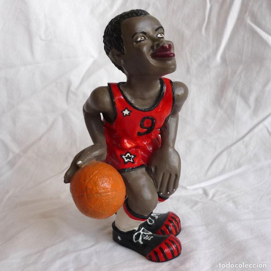 Sammelleidenschaft Sport: Figura de jugador de baloncesto basket en resina n&ordm; 9