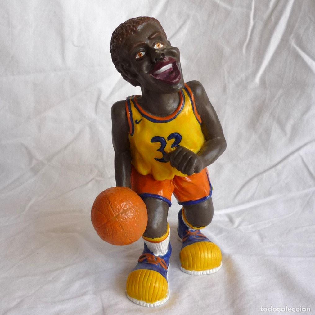 Sammelleidenschaft Sport: Figura de jugador de baloncesto basket en resina n&ordm; 33