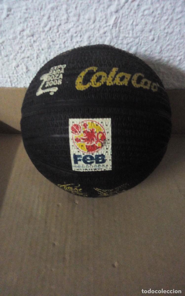 Coleccionismo deportivo: Bal&oacute;n conmemorativo Expo Zaragoza 2008. Cola Cao - FEB (Federaci&oacute;n Espa&ntilde;ola de Baloncesto). Firmas.