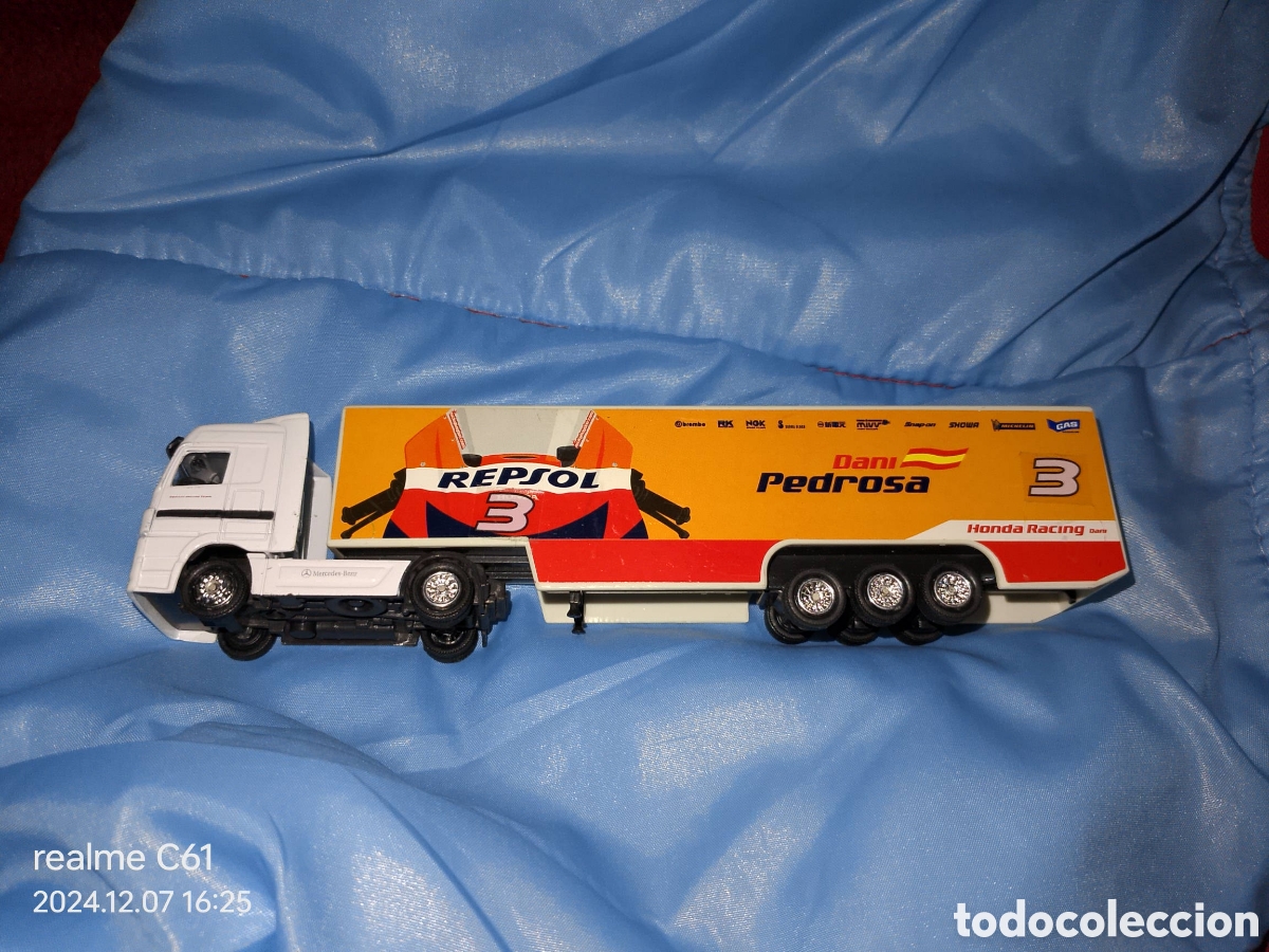 Coleccionismo deportivo: Newray cami&oacute;n 1/87 Mercedes Benz ACTROS MotoGP Repsol Honda Racing 2009 DANI PEDROSA dorsal n&uacute;mero 3