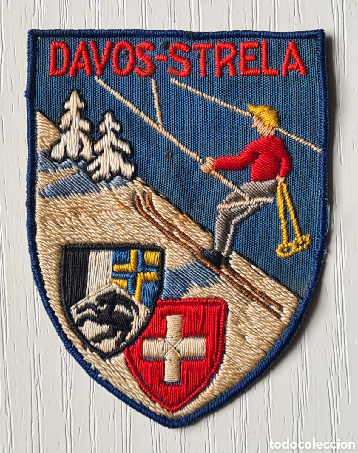 Coleccionismo deportivo: Parche de Tela Bordado publicidad Davos-Strela Estaci&oacute;n Esqu&iacute; Suiza Alpes - Switzerland - Esquiador