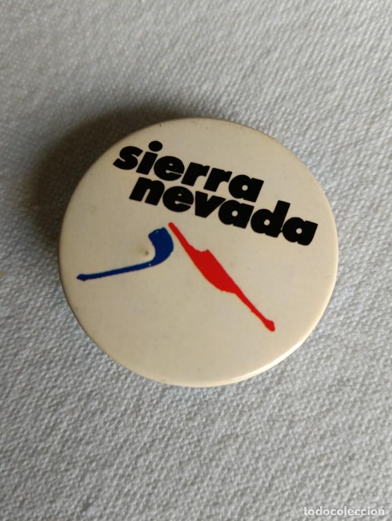 Sammelleidenschaft Sport: CHAPA BROCHE DEPORTES. MUNDIAL ESQU&Iacute; GRANADA SIERRA NEVADA