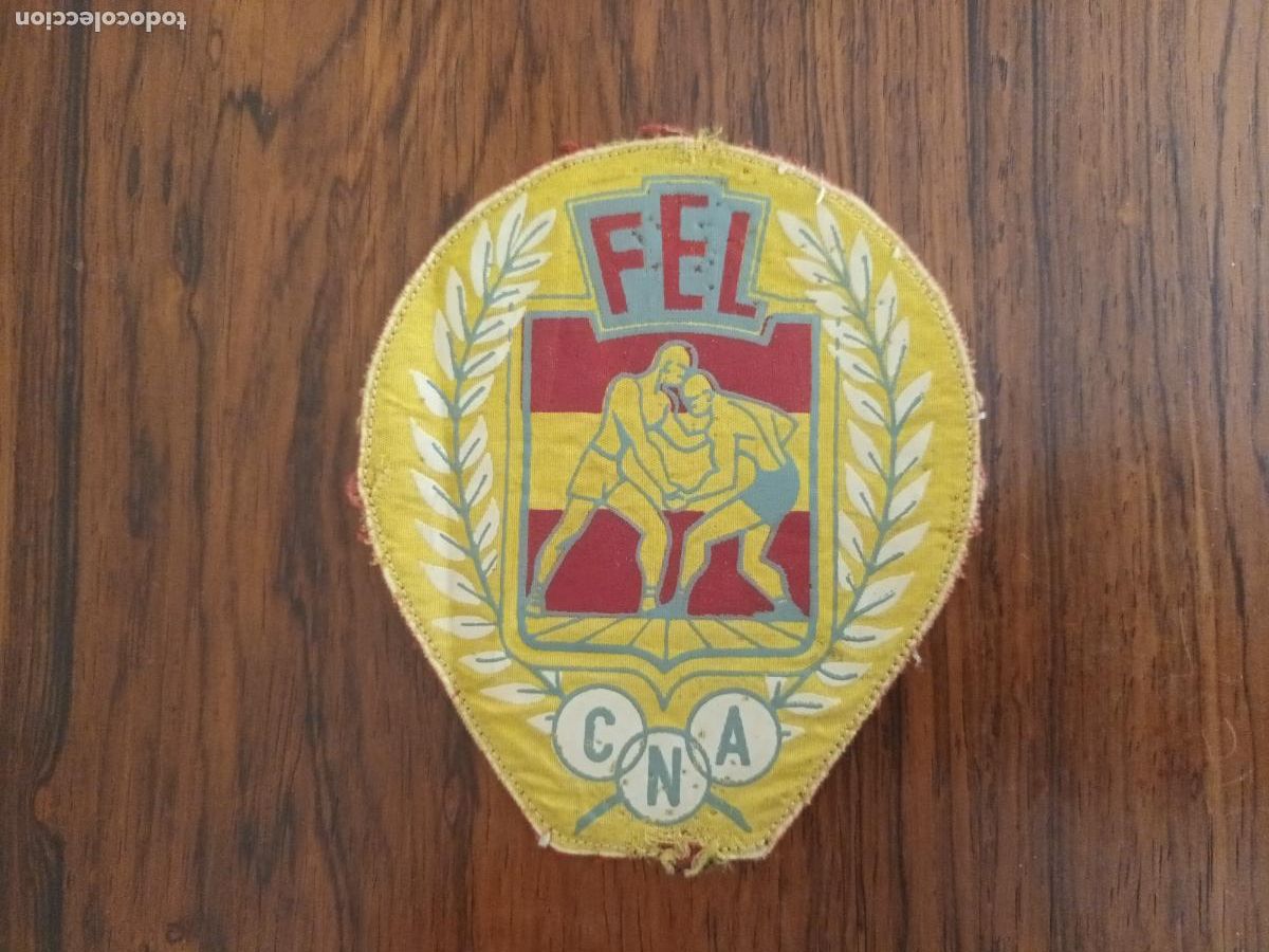 Coleccionismo deportivo: PARCHE TELA FEDERACION ESPA&Ntilde;OLA LUCHA. CNA
