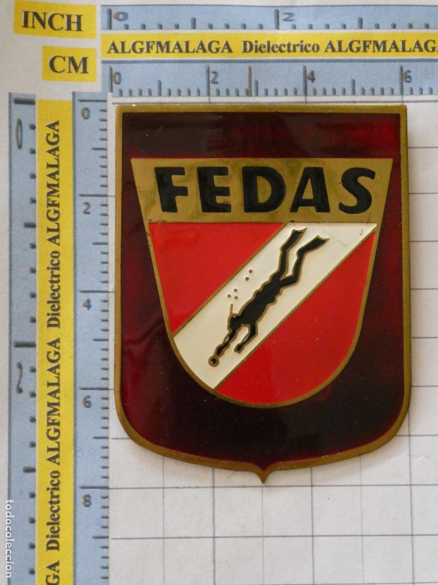Coleccionismo deportivo: PLACA METAL ESMALTADA. FEDAS BUZOS SUBMARINISTAS. FEDERACI&Oacute;N ACTIVIDADES SUBACU&Aacute;TICAS. 30GR