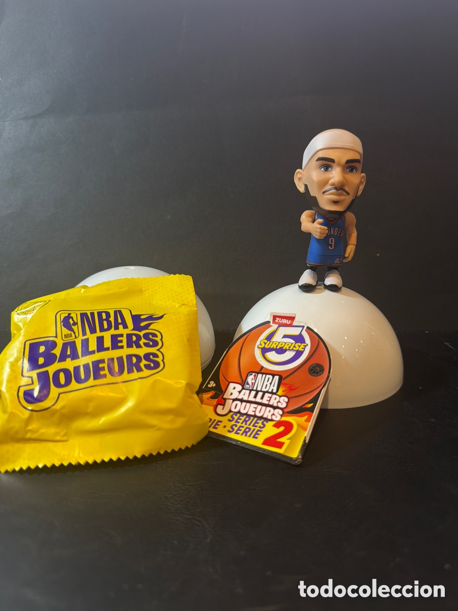 Coleccionismo deportivo: ZURU NBA Surprise Ballers SERIE 2 - ALEX CARUSO (Camiseta Azul)