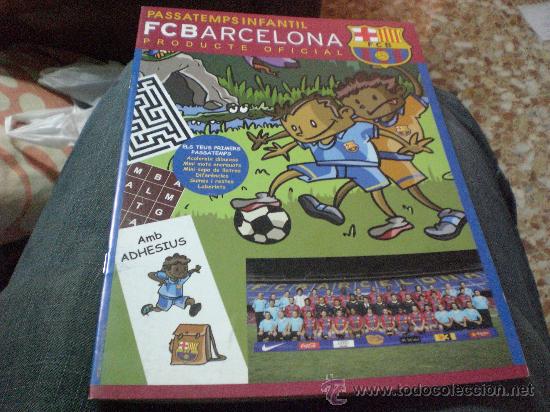 Coleccionismo deportivo: Pasatiempos passatemps Infantil Oficial F C Barcelona en catalan con pegatinas