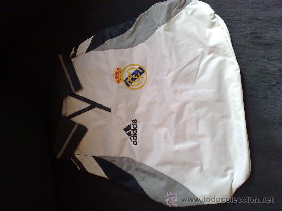 Coleccionismo deportivo: MOCHILA REAL MADRID FORMA DE CAMISETA ADIDAS