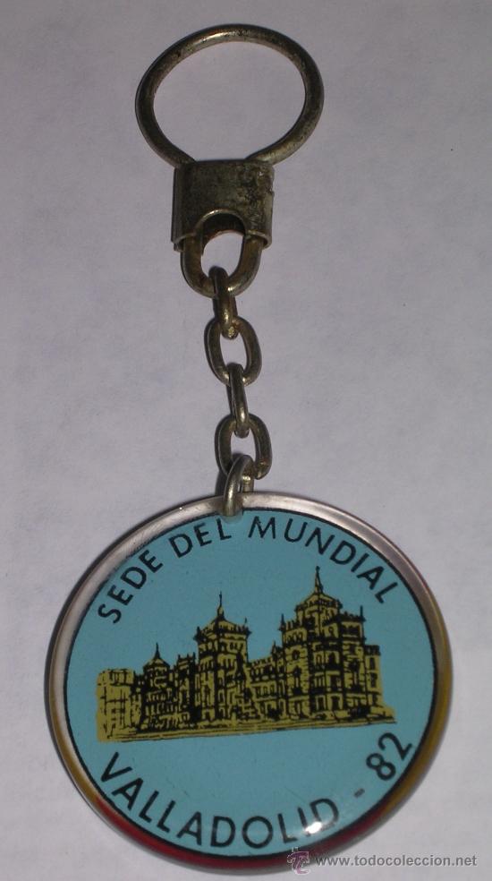 Coleccionismo deportivo: LLAVERO ORIGINAL MUNDIAL DE FUTBOL DE ESPA&Ntilde;A DE 1982 - VALLADOLID - SEDE DEL MUNDIAL-
