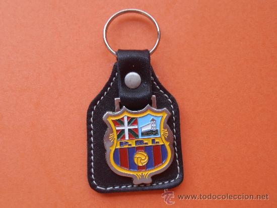 Sports collectibles: Antiguo lllavero de la pe&ntilde;a Barcelonista  de Irun