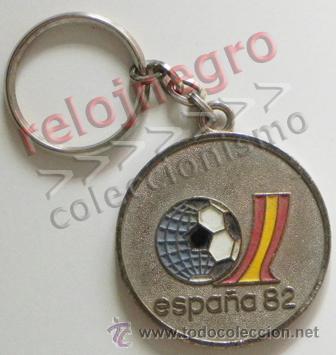 Coleccionismo deportivo: LLAVERO DE ESPA&Ntilde;A 82 SEVILLA SEDE DEL MUNDIAL F&Uacute;TBOL - GIRALDA DEPORTE BAL&Oacute;N Y BANDERA 1982 ESPA&Ntilde;A82