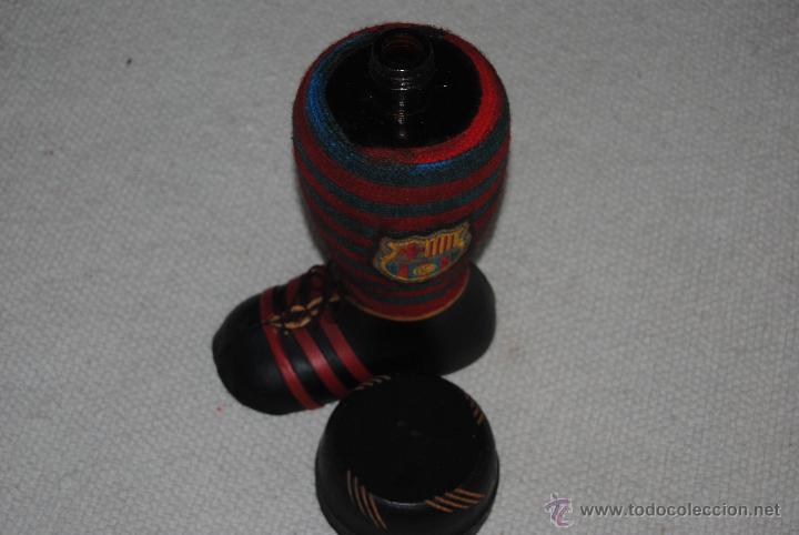 Coleccionismo deportivo: BOTELLA C.F.BARCELONA EN FORMA DE BOTA - Foto 3