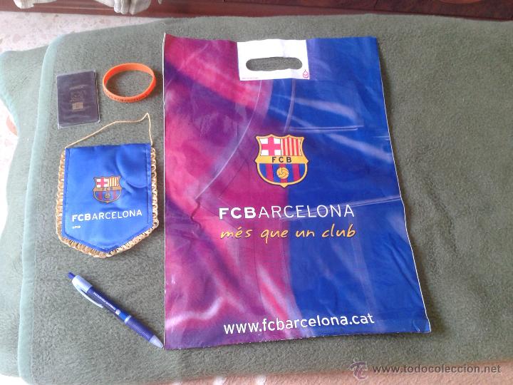 Sports collectibles: LOTE CULE BARSA FCB FUTBOL CLUB BARCELONA BOLIGRAFO PULSERA DE GOMA BOLSA BANDERIN Y AGENDA. OFERTA