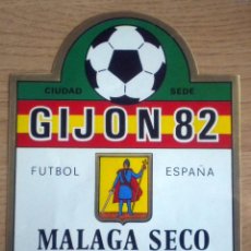 Coleccionismo deportivo: ETIQUETA VINO MALAGA SECO MUNDIAL FUTBOL ESPAÑA 82 FIFA WORLD CUP SPAIN 1982 GIJON ALEMANIA ARGELIA. Lote 49017809