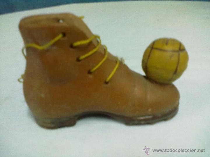 Coleccionismo deportivo: BOTA BARRO COCIDO