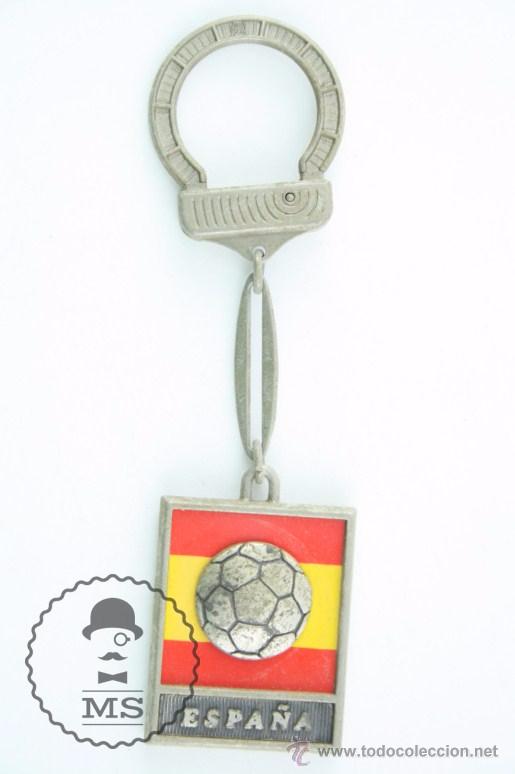 Coleccionismo deportivo: Llavero de Metal - Mundial de F&uacute;tbol. Espa&ntilde;a 82 / 1982 - Medidas 3,5 x 2,5 Cm