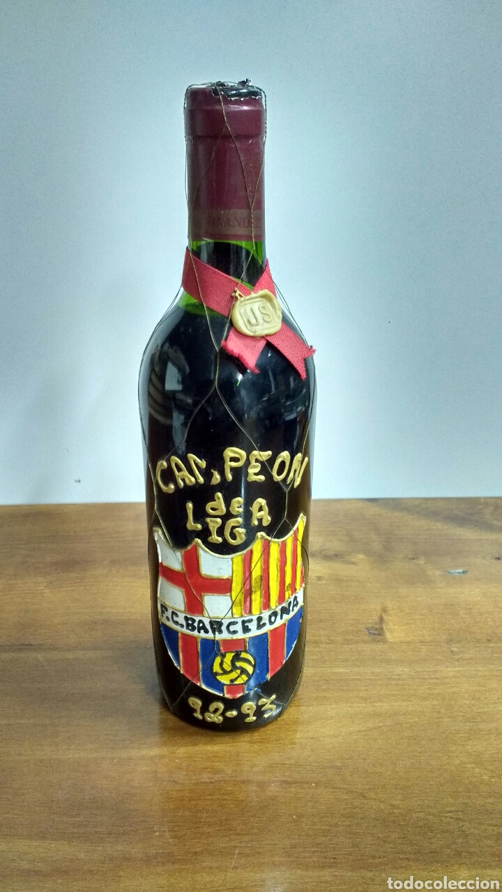 Coleccionismo deportivo: Botella de vino de Jumilla. Conmemorativa Bar&ccedil;a 92-93. Pintada a mano