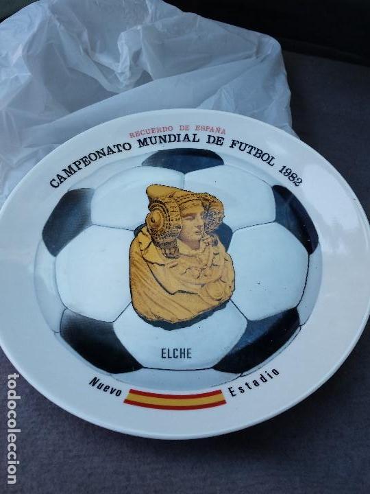 Coleccionismo deportivo: PLATO CERAMICA RIBELLES ELDA-SPAIN CAMPEONATO MUNDIAL FUTBOL 1982 NUEVO ESTADIO ELCHE