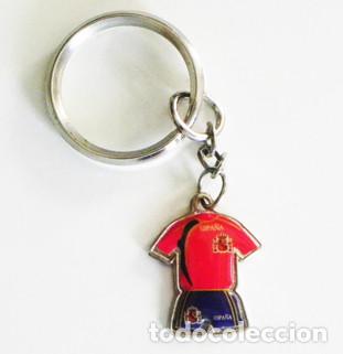 Coleccionismo deportivo: LLAVERO EQUIPACI&Oacute;N DE LA SELECCI&Oacute;N ESPA&Ntilde;OLA D F&Uacute;TBOL - DEPORTE ESPA&Ntilde;A CAMISETA CALZONAS -&iquest; MUNDIAL ?