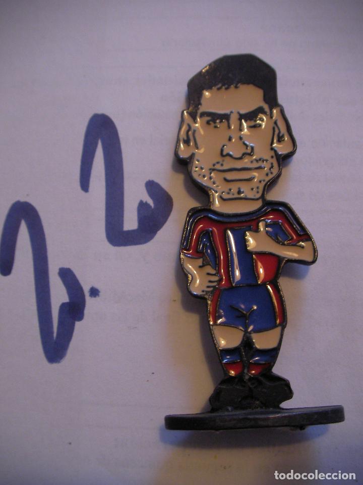 Sammelleidenschaft Sport: ANTIGUA FIGURA DE METAL JUGADOR DEL BARCA +- 7 CM - GUARDIOLA - ENVIO INCLUIDO A ESPA&Ntilde;A