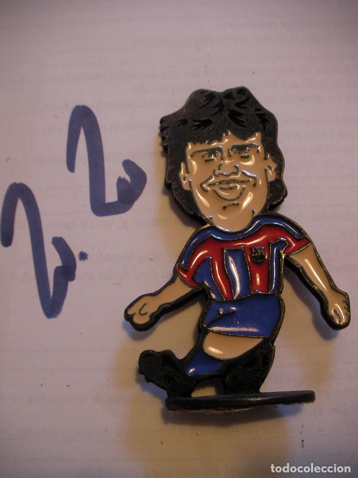 Sammelleidenschaft Sport: ANTIGUA FIGURA DE METAL JUGADOR DEL BARCA +- 7 CM - ROGER - ENVIO INCLUIDO A ESPA&Ntilde;A