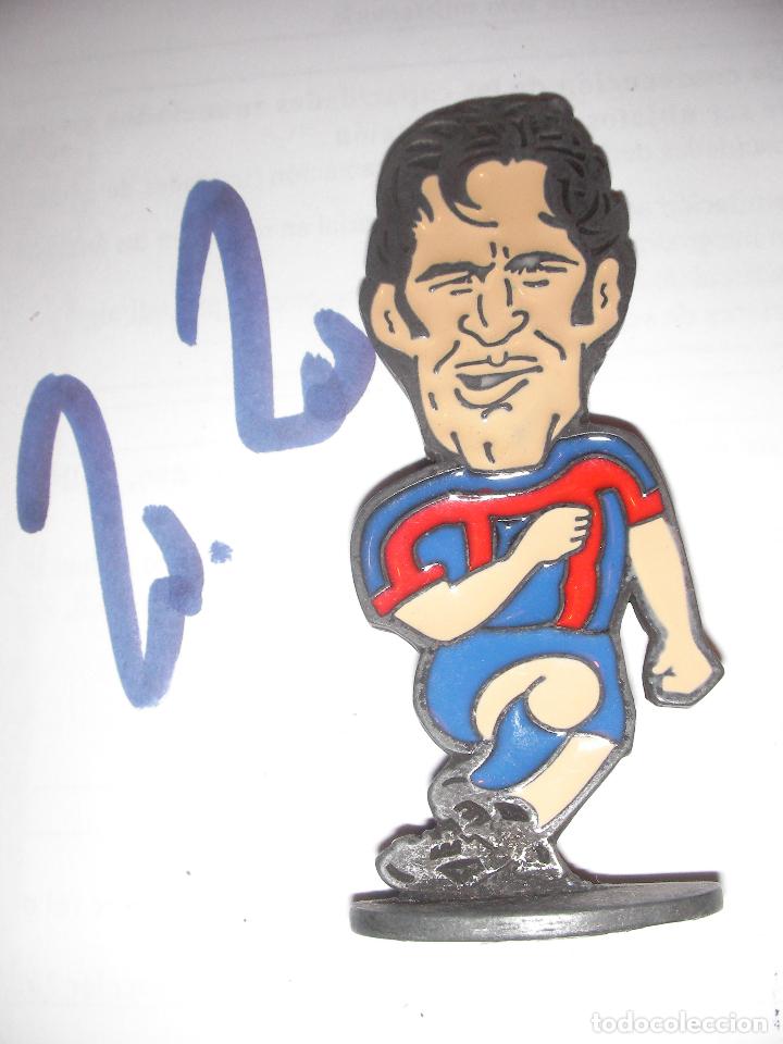 Sammelleidenschaft Sport: ANTIGUA FIGURA DE METAL JUGADOR DEL BARCA +- 7 CM - PIZZI - ENVIO INCLUIDO A ESPA&Ntilde;A