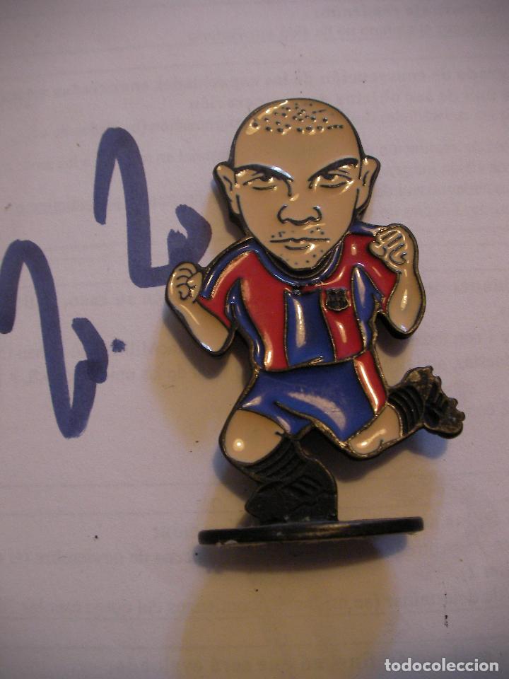 Sammelleidenschaft Sport: ANTIGUA FIGURA DE METAL JUGADOR DEL BARCA +- 7 CM - IVAN - ENVIO INCLUIDO A ESPA&Ntilde;A