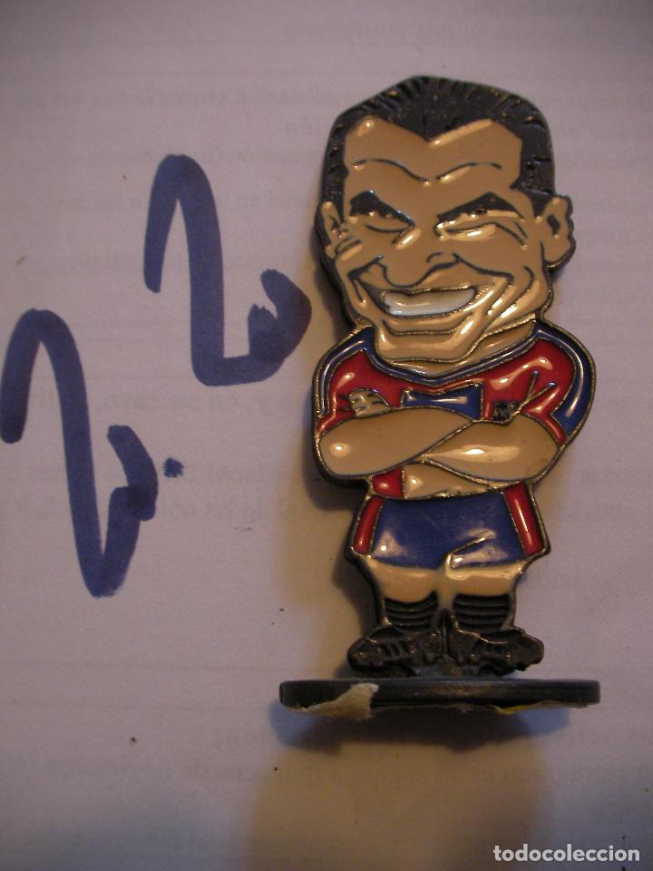 Sammelleidenschaft Sport: ANTIGUA FIGURA DE METAL JUGADOR DEL BARCA +- 7 CM - SERGI - ENVIO INCLUIDO A ESPA&Ntilde;A