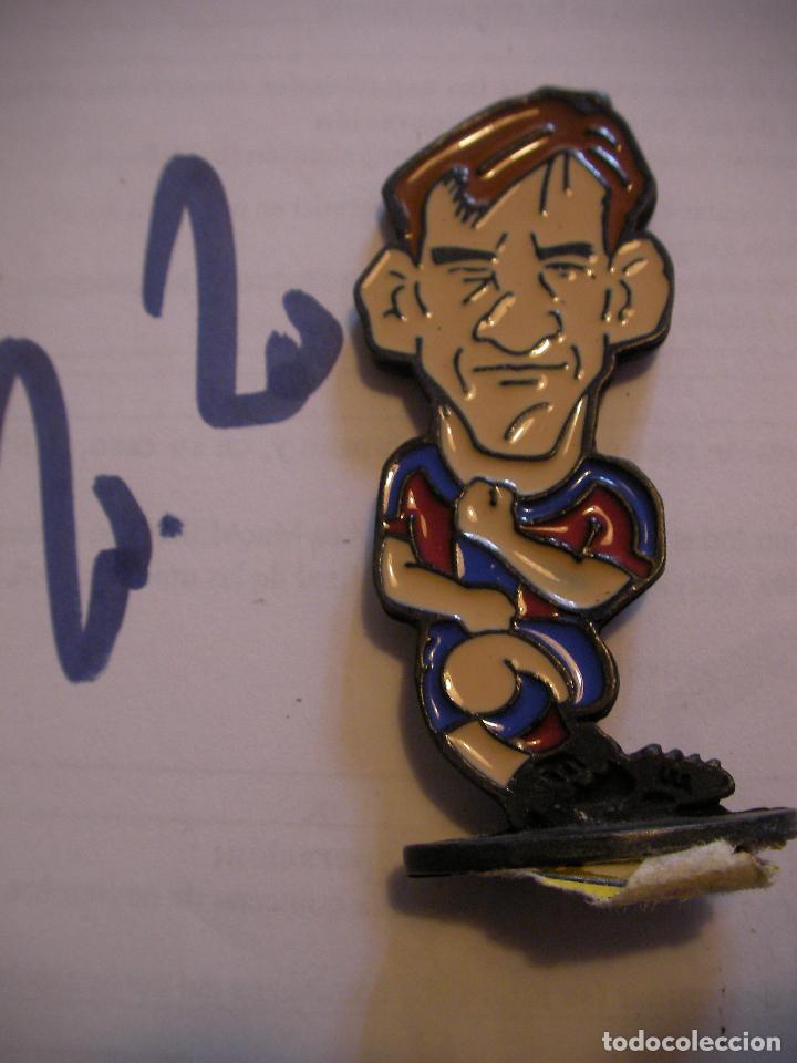 Sammelleidenschaft Sport: ANTIGUA FIGURA DE METAL JUGADOR DEL BARCA +- 7 CM - FERRER - ENVIO INCLUIDO A ESPA&Ntilde;A