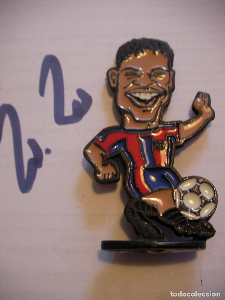 Sammelleidenschaft Sport: ANTIGUA FIGURA DE METAL JUGADOR DEL BARCA +- 7 CM - REIZIGER - ENVIO INCLUIDO A ESPA&Ntilde;A