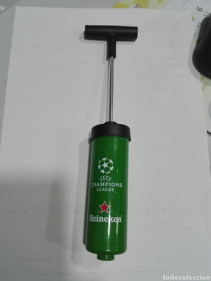 Coleccionismo deportivo: BOMBA HINCHADO BALONES PUBLICIDAD CERVEZA HEINEKEN