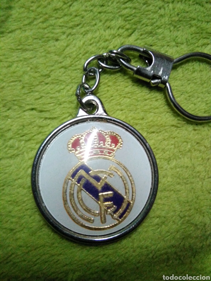 Sammelleidenschaft Sport: Llavero Real Madrid reverso motivo baloncesto
