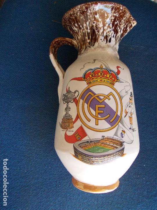 Coleccionismo deportivo: Jarra grande Real Madrid - Foto 1