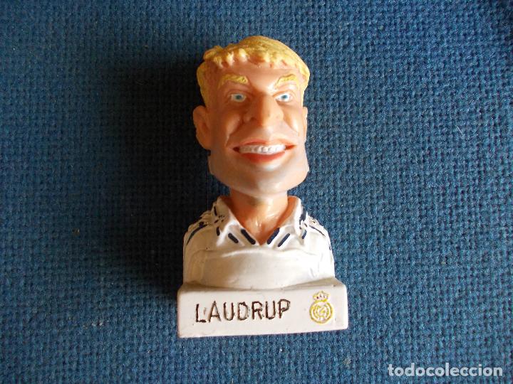 Coleccionismo deportivo: Real Madrid Comic busto Laudrup - Foto 1