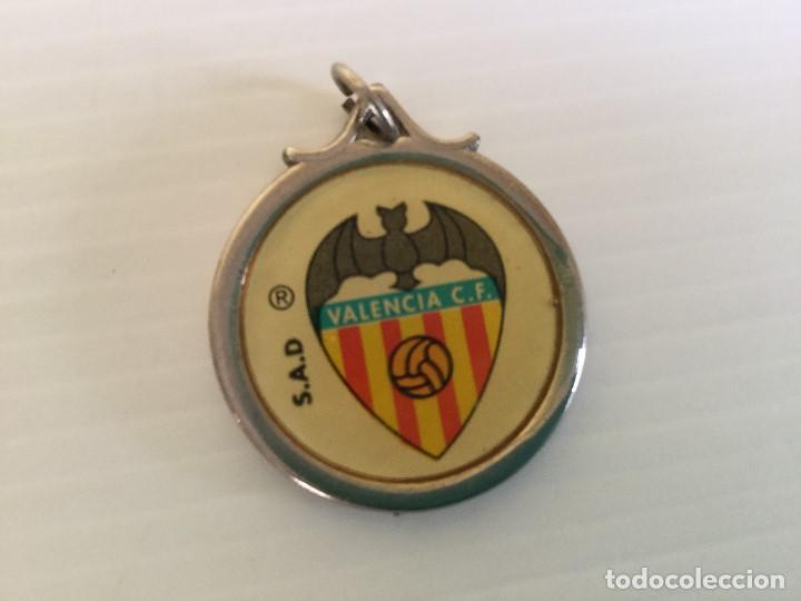 Sammelleidenschaft Sport: Antiguo colgante de metal Valencia CF &ndash; A&ntilde;os 90 &ndash; Escudo