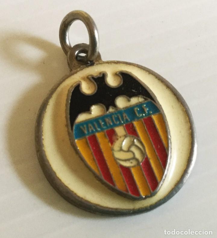 Coleccionismo deportivo: Llavero o colgante Valencia C.F.