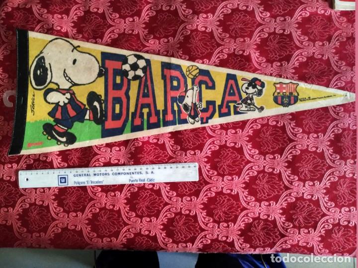 Coleccionismo deportivo: gran banderin club de futbol barcelona snoopy en felpa mide 59 cms