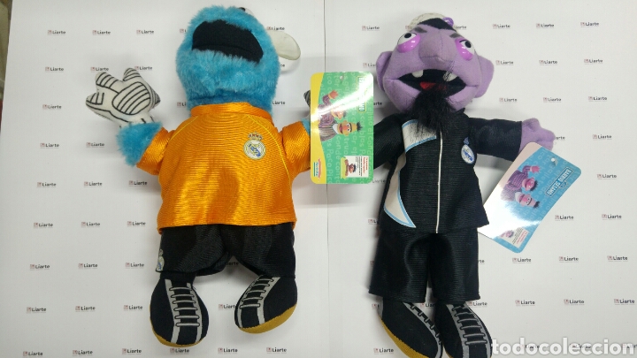 Coleccionismo deportivo: 2 peluches Barrio S&eacute;samo de Triqui y Dracu. Nuevos con sus etiquetas