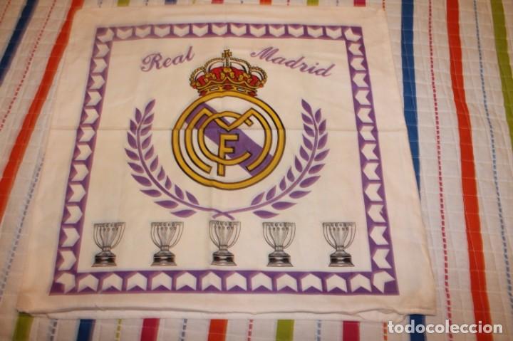 Coleccionismo deportivo: FUNDA COJIN DEL REAL MADRID - Foto 2
